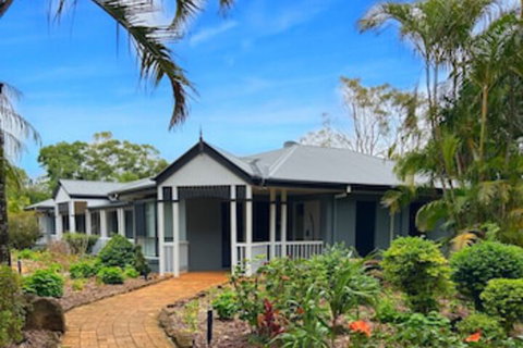 Clouds Mapleton - New Castle Holiday 0