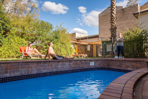 Alice Springs YHA - Hostel - New Castle Holiday 2