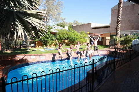 Alice Springs YHA - Hostel - New Castle Holiday 3