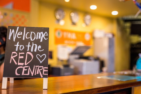 Alice Springs YHA - Hostel - New Castle Holiday 6