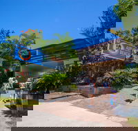 Airlie Beach YHA - Hostel - New Castle Holiday