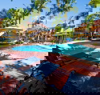 Beach Court - New Castle Holiday