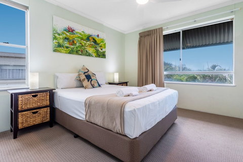 Surfcomber On The Beach - New Castle Holiday 4