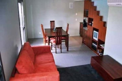 Red Brier Cottage Accommodation - New Castle Holiday 7