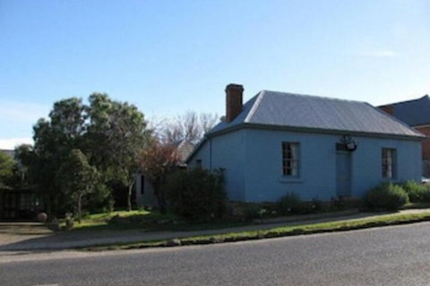 Red Brier Cottage Accommodation - New Castle Holiday 2