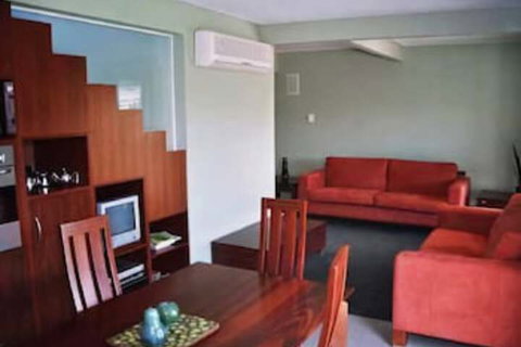 Red Brier Cottage Accommodation - New Castle Holiday 0