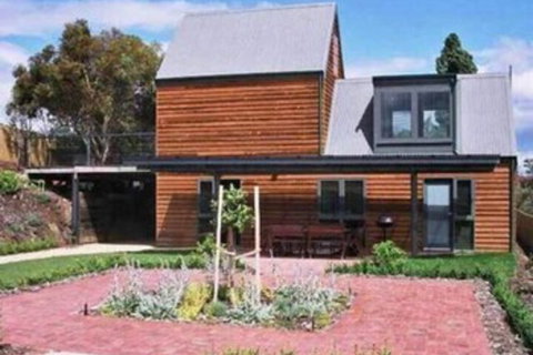 Red Brier Cottage Accommodation - New Castle Holiday 3