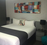 Blue Violet Motor Inn - New Castle Holiday