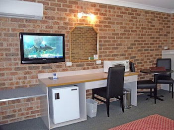 Town & Country Motor Inn - New Castle Holiday 6