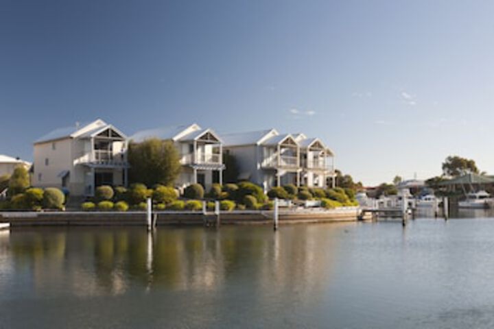 Paynesville VIC New Castle Holiday