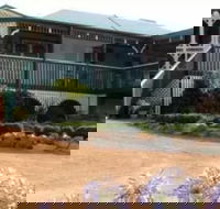 Gooromon Park Cottages - New Castle Holiday