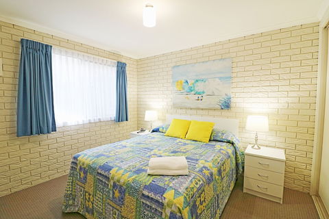 Capri Apartments - New Castle Holiday 5