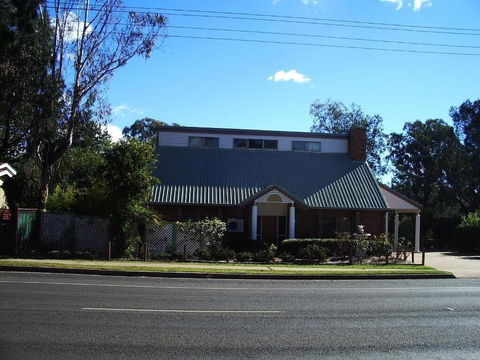 Park House Motor Inn - New Castle Holiday 2