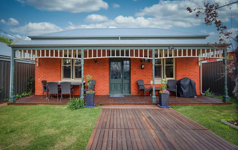 Mansi On Raymond - New Castle Holiday 0