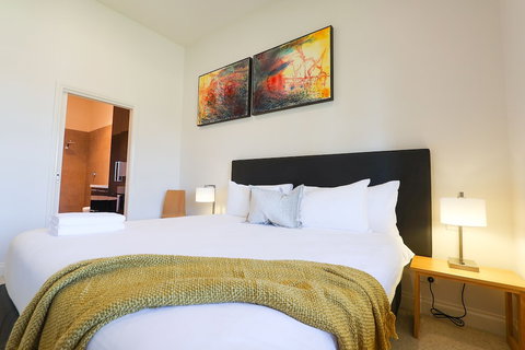 Mansi On Raymond - New Castle Holiday 4