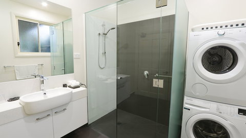 Mansi On Raymond - New Castle Holiday 3