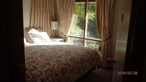 Linley House Bed & Breakfast - New Castle Holiday 4
