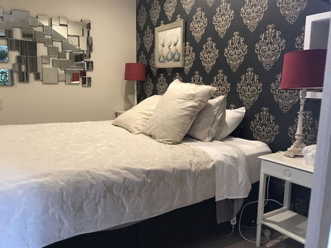 Linley House Bed & Breakfast - New Castle Holiday 2