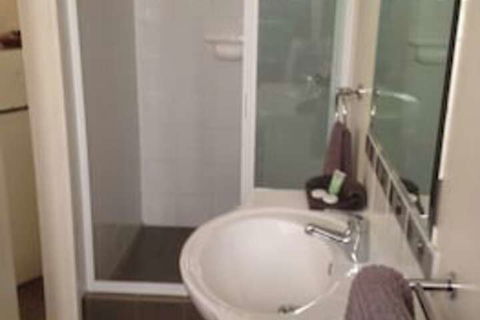 Copper Gate Motel - New Castle Holiday 6