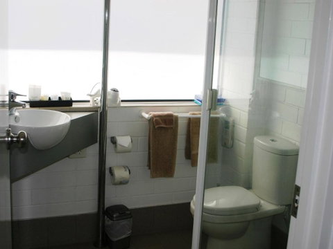 Dalby Manor Motor Inn - New Castle Holiday 1