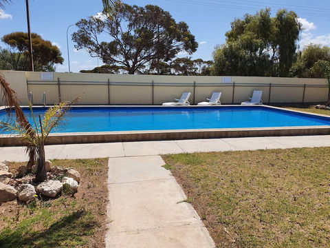Ceduna East West Motel - New Castle Holiday 5