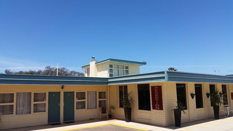 Ceduna East West Motel - New Castle Holiday 1