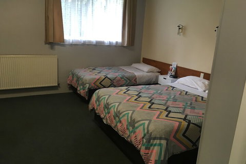 Camperdown Cascade Motel - New Castle Holiday 6