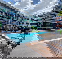 Arena Apartments - New Castle Holiday