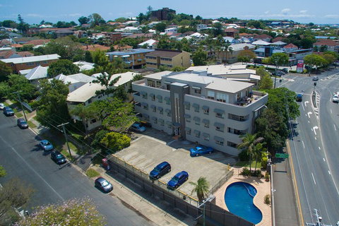 Hampton Court Apartments - New Castle Holiday 2