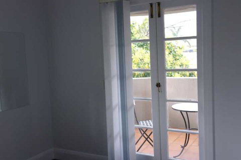 Hampton Court Apartments - New Castle Holiday 4