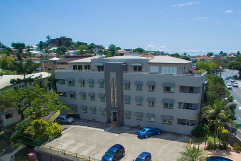 Hampton Court Apartments - New Castle Holiday 1