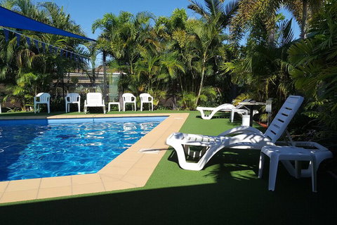 Fourth Avenue Motor Inn - New Castle Holiday 1