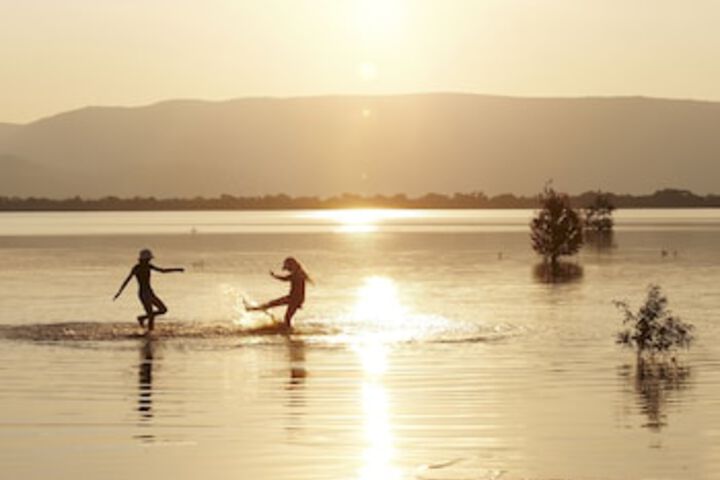 Lake Fyans VIC New Castle Holiday