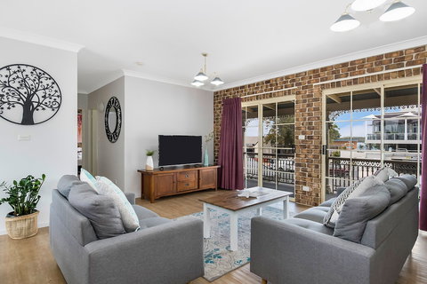 Richmond Motor Inn - New Castle Holiday 5