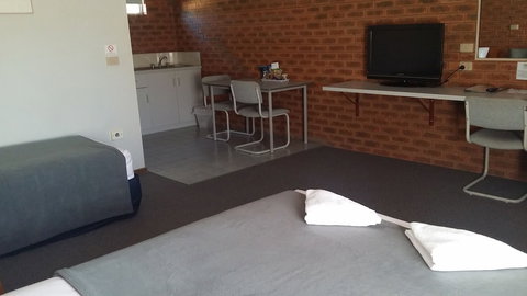 Bridge Motor Inn - New Castle Holiday 4