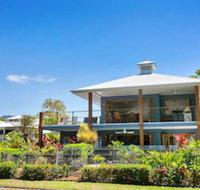 Reeflections Beachfront Holiday House - New Castle Holiday