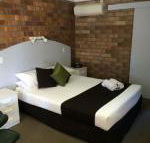 Miles Outback Motel - New Castle Holiday