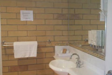 Cotswold Motor Inn - New Castle Holiday 7