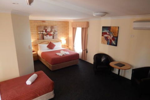 Cotswold Motor Inn - New Castle Holiday 0
