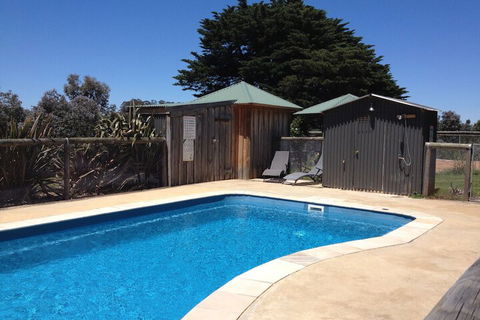 Neerim Country Cottages - New Castle Holiday 4