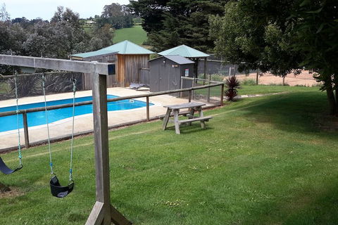 Neerim Country Cottages - New Castle Holiday 3