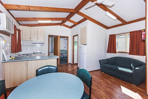 Naracoorte Holiday Park - New Castle Holiday 0