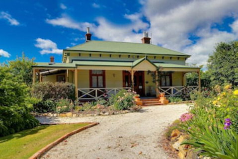 B & B At Winterbrook - New Castle Holiday 0