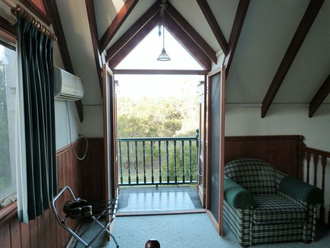Bells Estate Great Ocean Road Cottages - New Castle Holiday 5