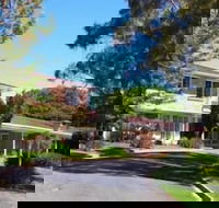 Poplars at Mittagong - New Castle Holiday