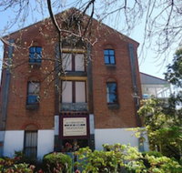 Accommodation in an Historic Warehouse - New Castle Holiday