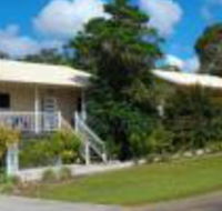 Tinaroo Sunset Retreat - New Castle Holiday