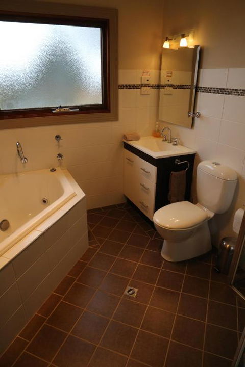 Ironstone Views - New Castle Holiday 5