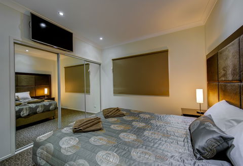 Western Downs Motor Inn - New Castle Holiday 3