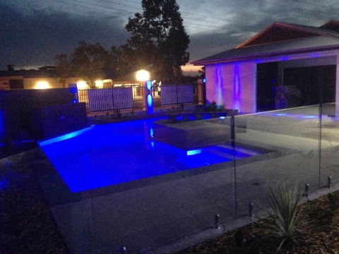 Western Downs Motor Inn - New Castle Holiday 1